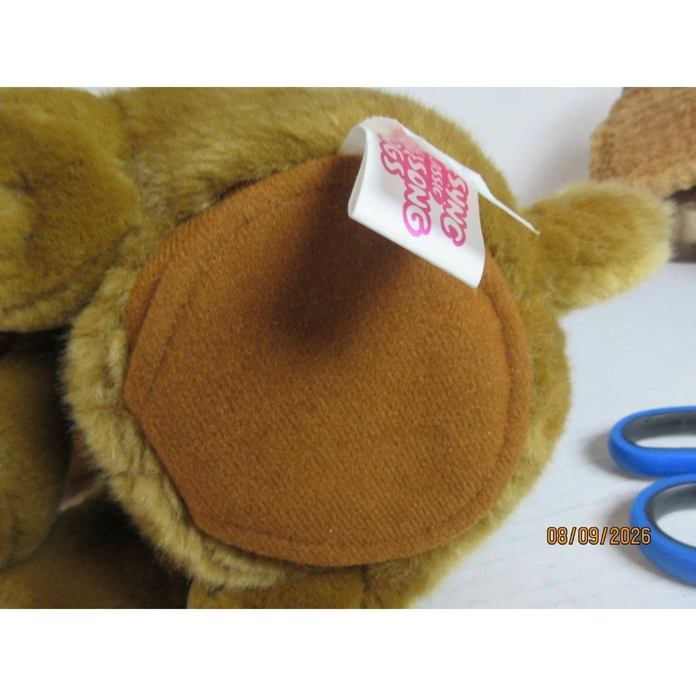 Canine Crooners Lip-Sync Classic Love Song Dog Musical Plush Sings I Can't Stop